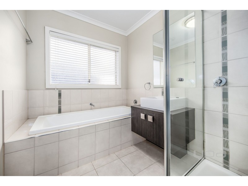 41 Botanical Drive, Caroline Springs VIC 3023