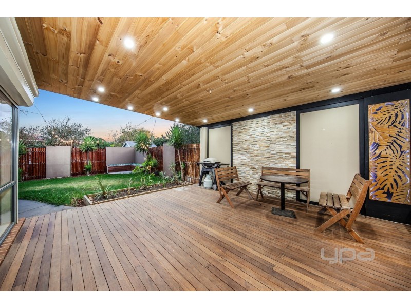 18 Tarcoola Drive, Burnside VIC 3023