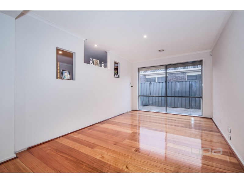 18 Tarcoola Drive, Burnside VIC 3023