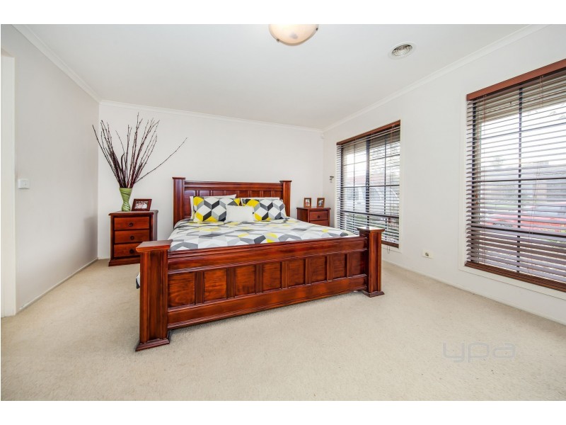 18 Tarcoola Drive, Burnside VIC 3023