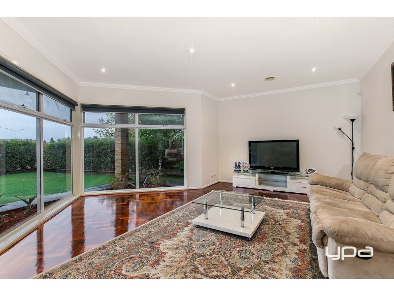 283 Westwood Drive, Burnside VIC 3023