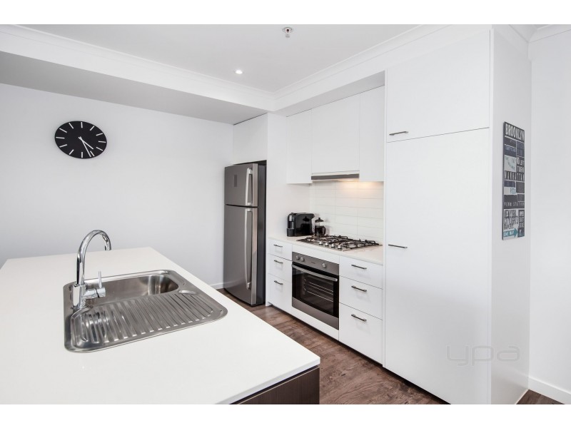 16/76 The Esplanade, Caroline Springs VIC 3023