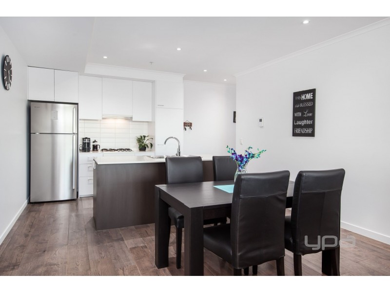 16/76 The Esplanade, Caroline Springs VIC 3023
