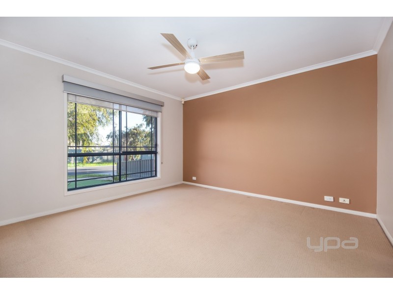 22 Lancely Green, Caroline Springs VIC 3023