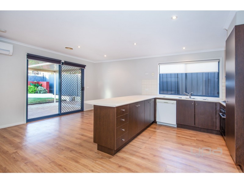 22 Lancely Green, Caroline Springs VIC 3023