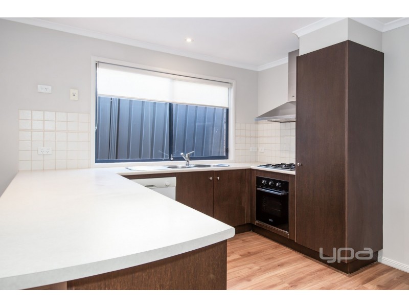 22 Lancely Green, Caroline Springs VIC 3023