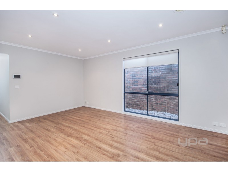 22 Lancely Green, Caroline Springs VIC 3023