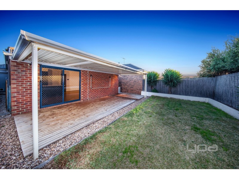 22 Lancely Green, Caroline Springs VIC 3023
