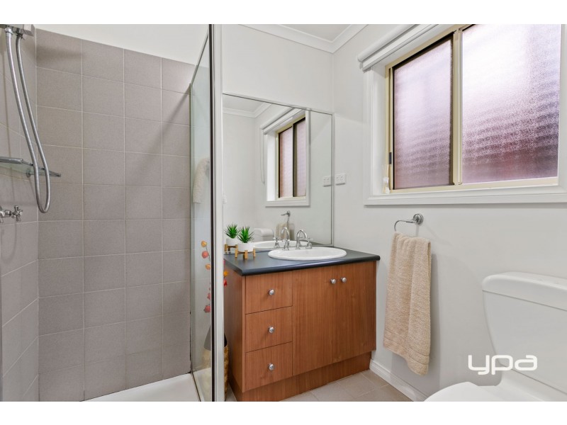 53 Jindabyne Avenue, Taylors Hill VIC 3037