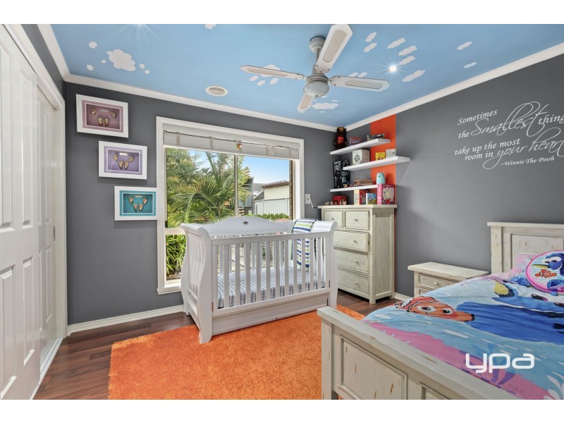 53 Jindabyne Avenue, Taylors Hill VIC 3037