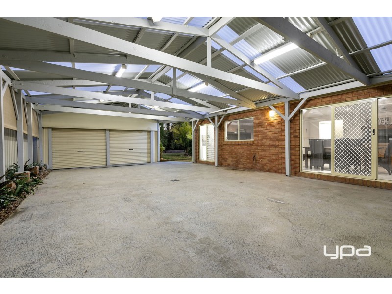 53 Jindabyne Avenue, Taylors Hill VIC 3037