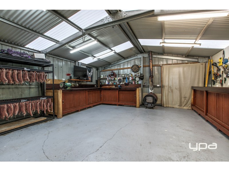 53 Jindabyne Avenue, Taylors Hill VIC 3037