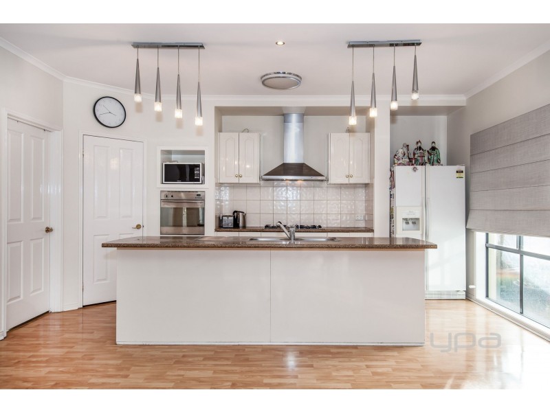 4 Welsh Court, Caroline Springs VIC 3023