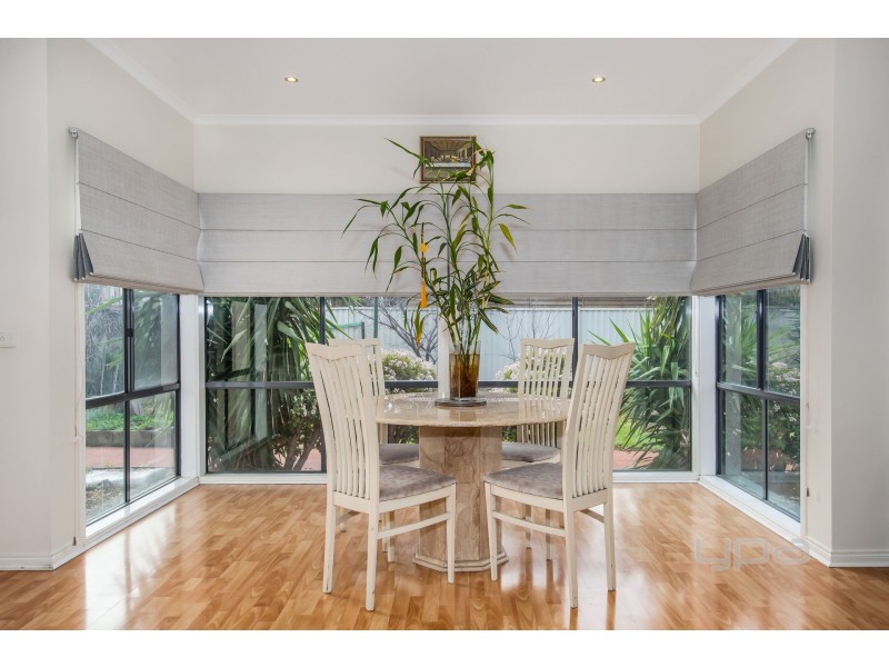 4 Welsh Court, Caroline Springs VIC 3023