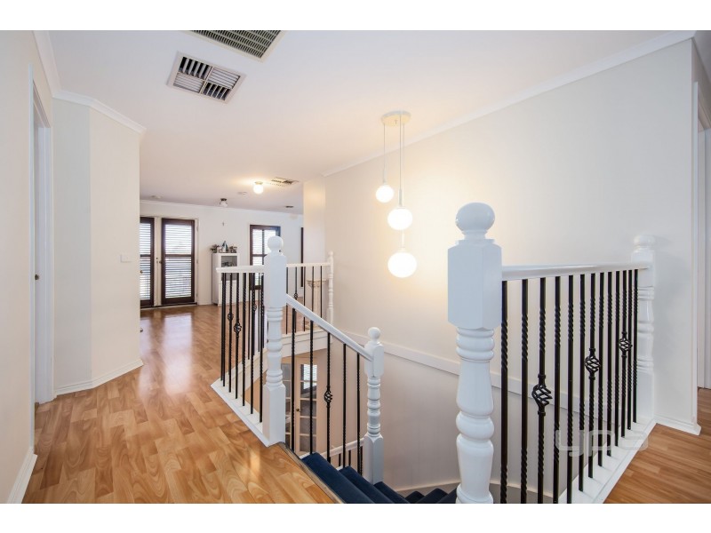 4 Welsh Court, Caroline Springs VIC 3023