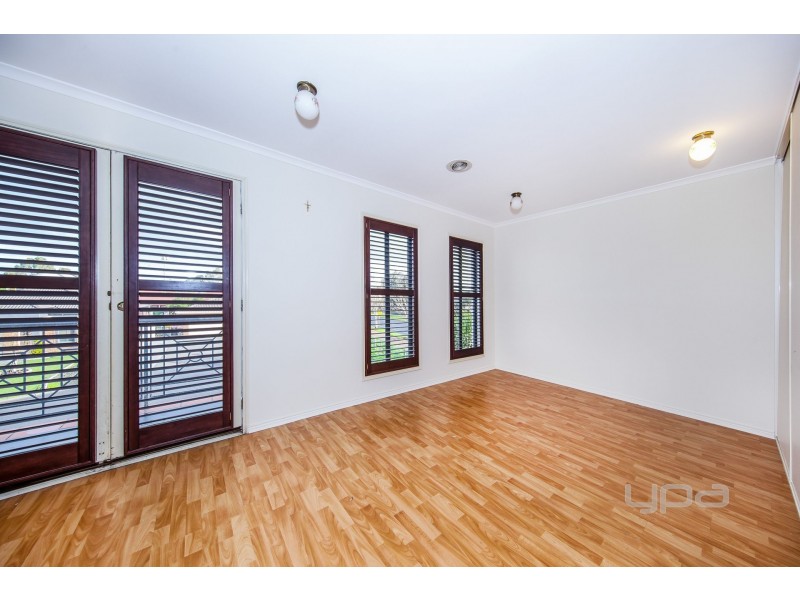 4 Welsh Court, Caroline Springs VIC 3023