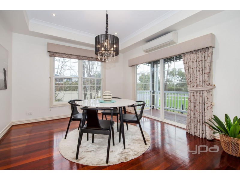 2 Toolondo Close, Caroline Springs VIC 3023