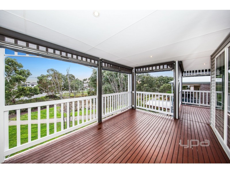 2 Toolondo Close, Caroline Springs VIC 3023