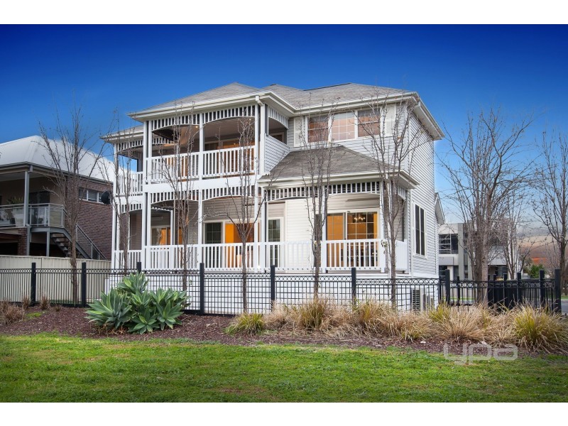 2 Toolondo Close, Caroline Springs VIC 3023