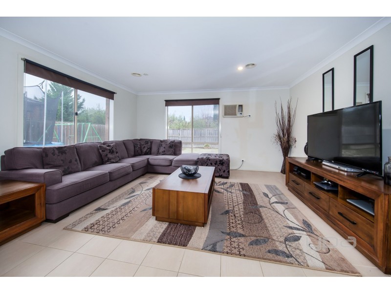 8 Stringybark Avenue, Brookfield VIC 3338