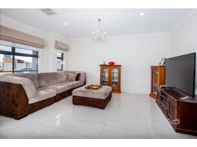 48 Sunningdale Drive, Hillside VIC 3037