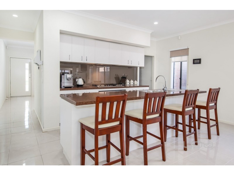 48 Sunningdale Drive, Hillside VIC 3037