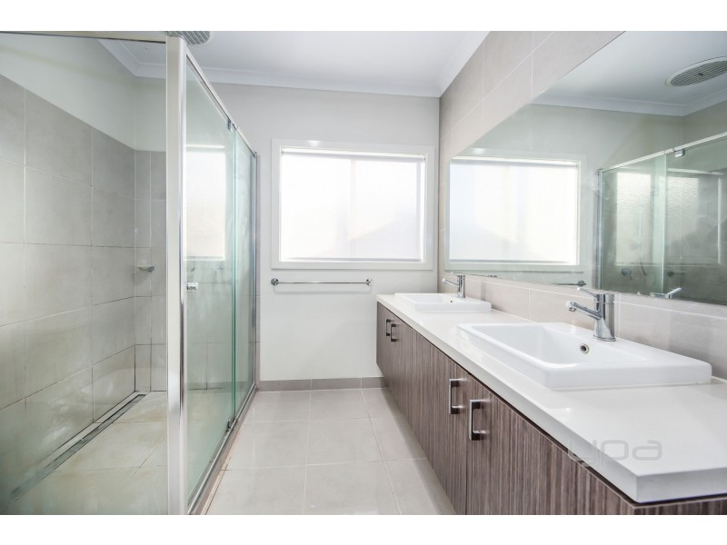 48 Sunningdale Drive, Hillside VIC 3037