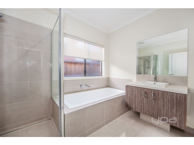 48 Sunningdale Drive, Hillside VIC 3037