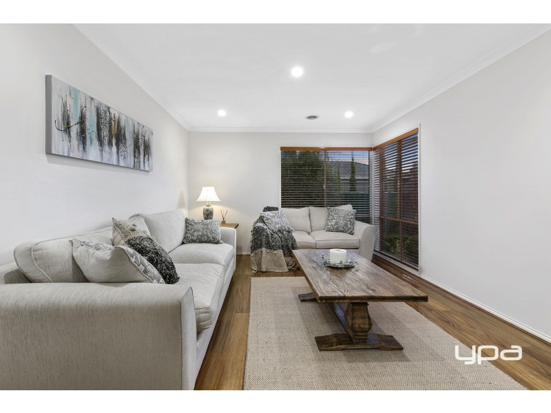 4 Riley Court, Burnside VIC 3023