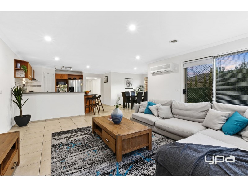 4 Riley Court, Burnside VIC 3023