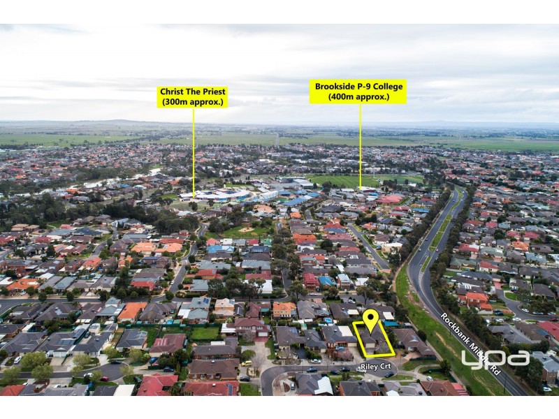 4 Riley Court, Burnside VIC 3023