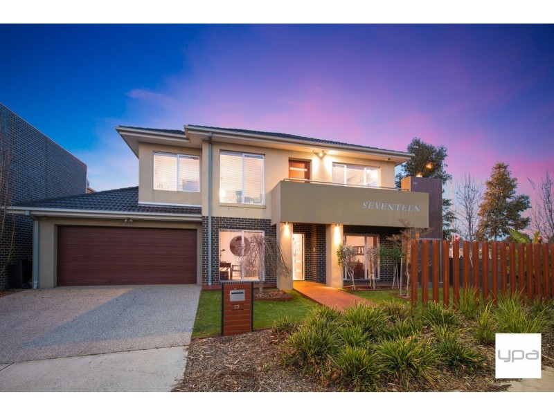 17 Beaconsfield Lane, Caroline Springs VIC 3023