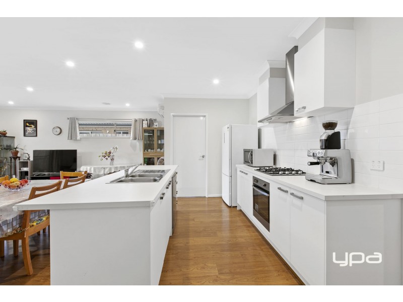 42 Rockfern Crescent, Diggers Rest VIC 3427
