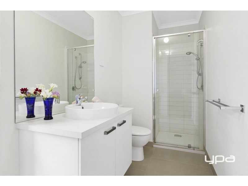 42 Rockfern Crescent, Diggers Rest VIC 3427
