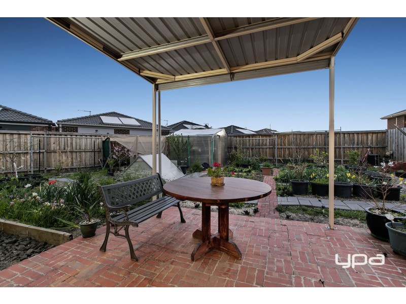 42 Rockfern Crescent, Diggers Rest VIC 3427