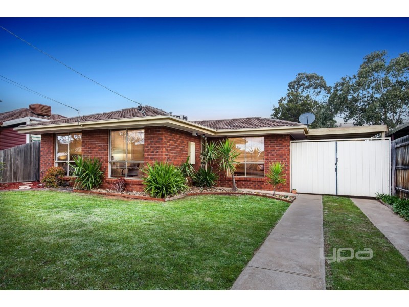 83 First Avenue, Melton South VIC 3338