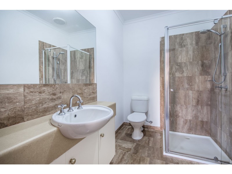 88 Jindabyne Avenue, Taylors Hill VIC 3037