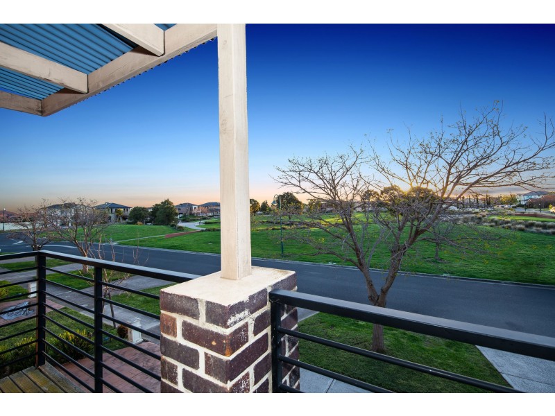 88 Jindabyne Avenue, Taylors Hill VIC 3037