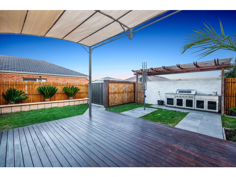 88 Jindabyne Avenue, Taylors Hill VIC 3037