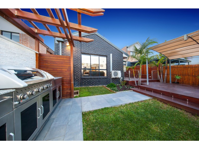 88 Jindabyne Avenue, Taylors Hill VIC 3037