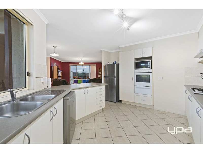3 Flemming Avenue, Burnside VIC 3023