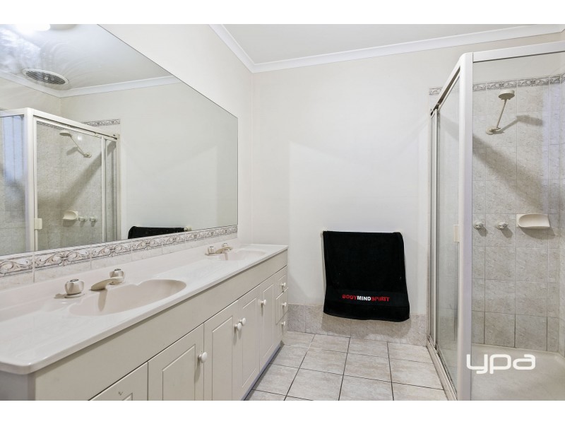 3 Flemming Avenue, Burnside VIC 3023