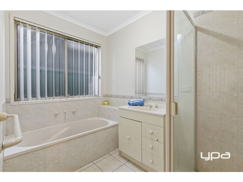 3 Flemming Avenue, Burnside VIC 3023