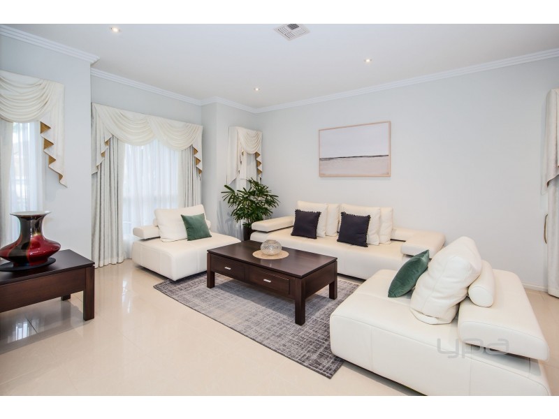 12 Domain Way, Taylors Hill VIC 3037