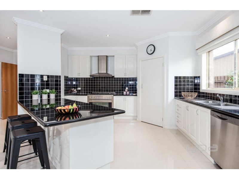 12 Domain Way, Taylors Hill VIC 3037