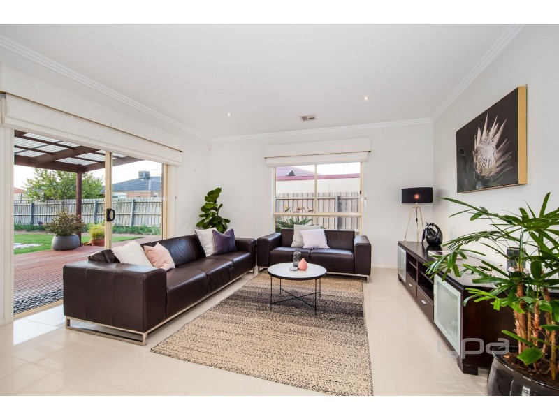 12 Domain Way, Taylors Hill VIC 3037