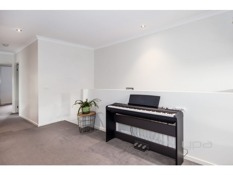 22/8 The Crossing, Caroline Springs VIC 3023