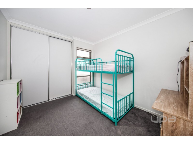 22/8 The Crossing, Caroline Springs VIC 3023