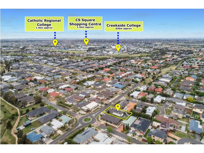 7 Edgbaston Parade, Caroline Springs VIC 3023