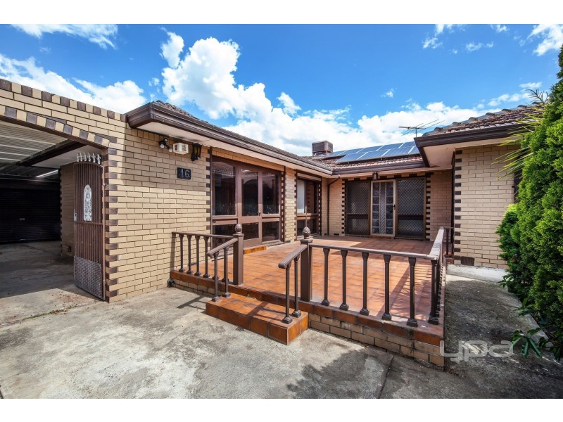 16 Clare Street, St Albans VIC 3021